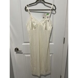 Vintage Vanity Fair 80s Nylon Full Slip Gown Lace Bodice Cream Sz 38 NWT‎